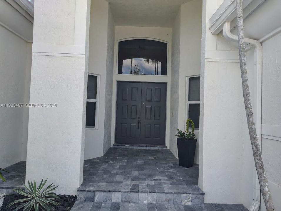 For Rent: $9,500 (4 beds, 5 baths, 4359 Square Feet)