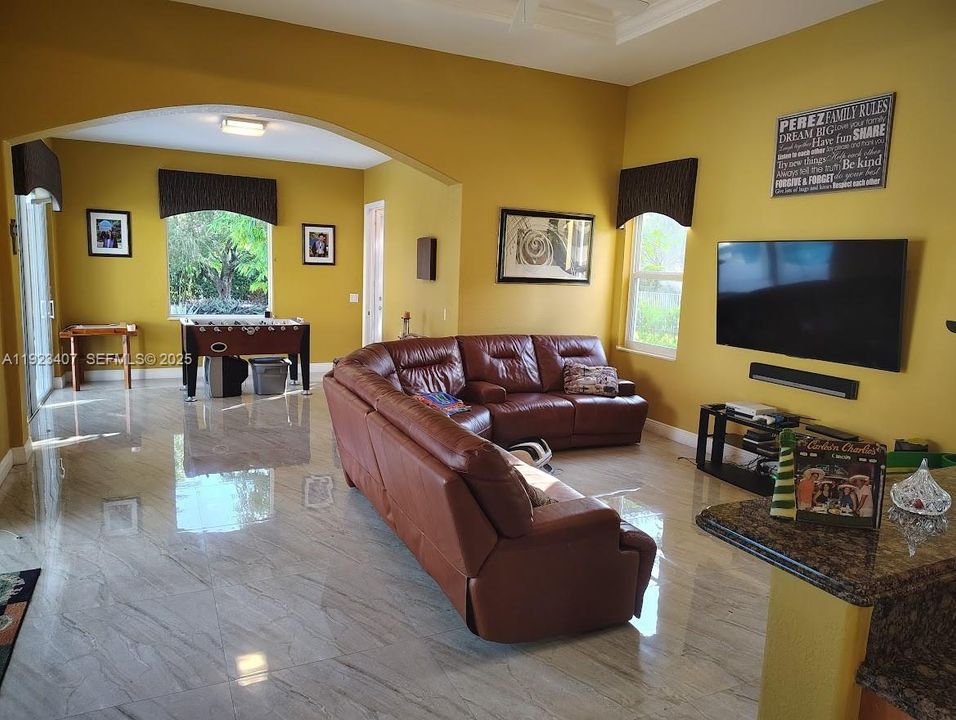 For Rent: $9,500 (4 beds, 5 baths, 4359 Square Feet)