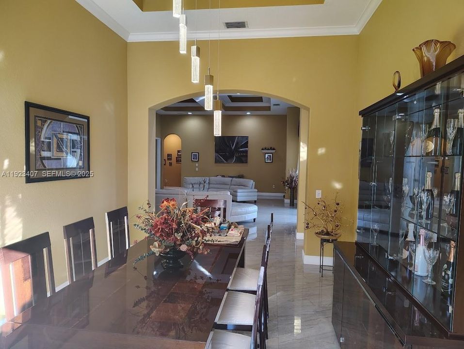 For Rent: $9,500 (4 beds, 5 baths, 4359 Square Feet)