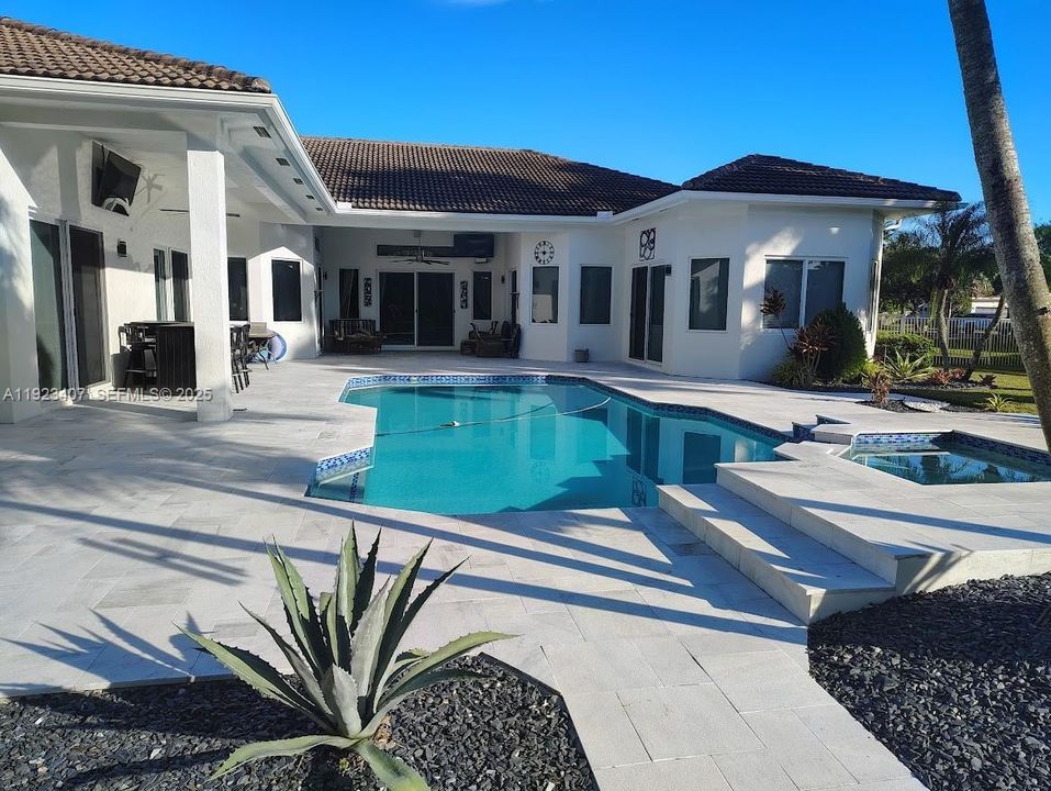 For Rent: $9,500 (4 beds, 5 baths, 4359 Square Feet)