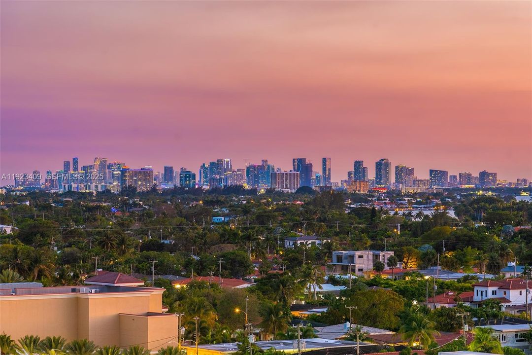 En Venta: $999,000 (2 camas, 2 baños, 1260 Pies cuadrados)