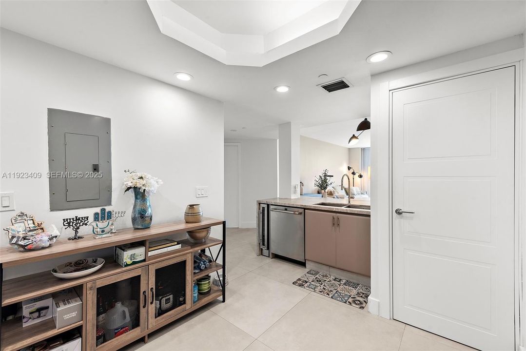 En Venta: $999,000 (2 camas, 2 baños, 1260 Pies cuadrados)