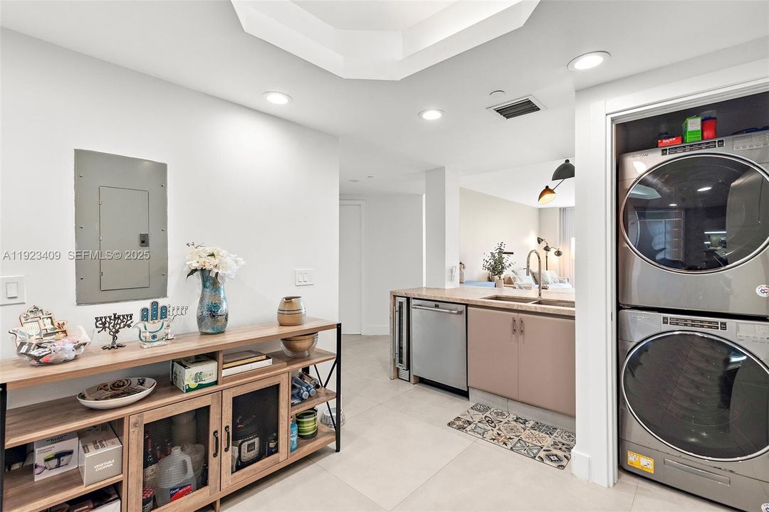 En Venta: $999,000 (2 camas, 2 baños, 1260 Pies cuadrados)