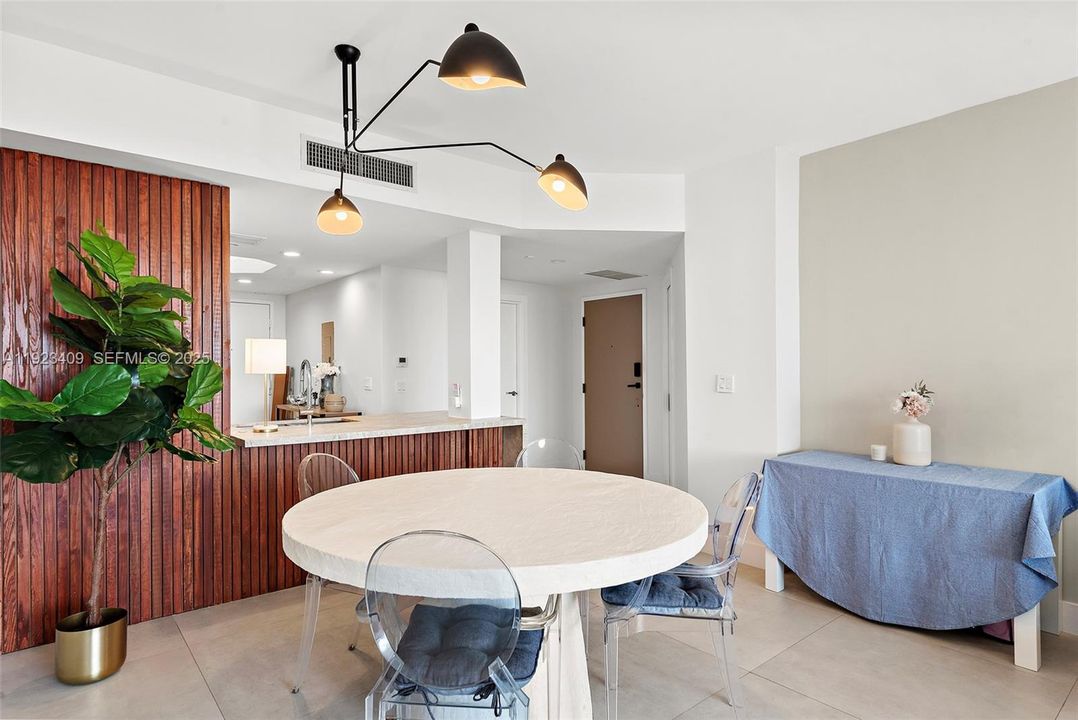 En Venta: $999,000 (2 camas, 2 baños, 1260 Pies cuadrados)