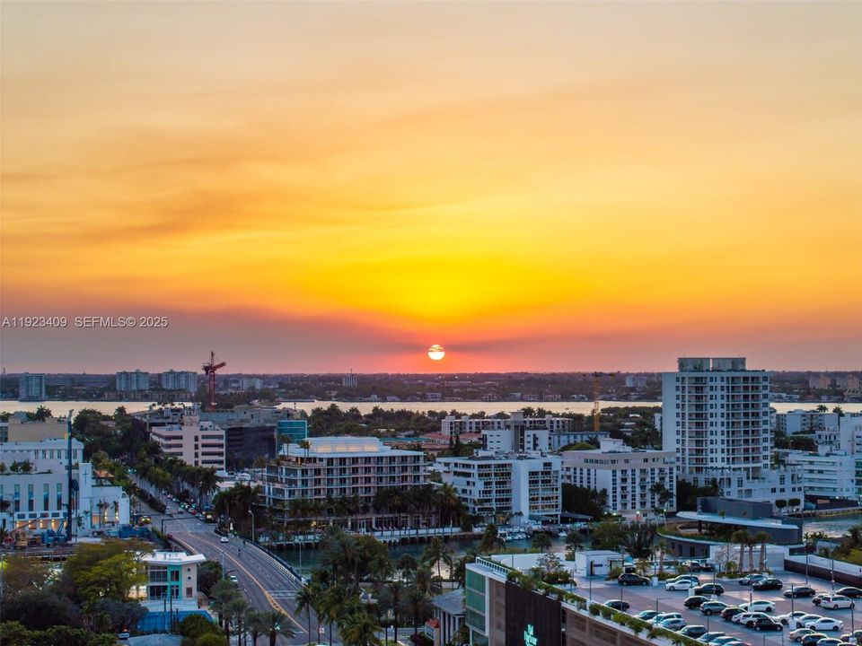 En Venta: $999,000 (2 camas, 2 baños, 1260 Pies cuadrados)