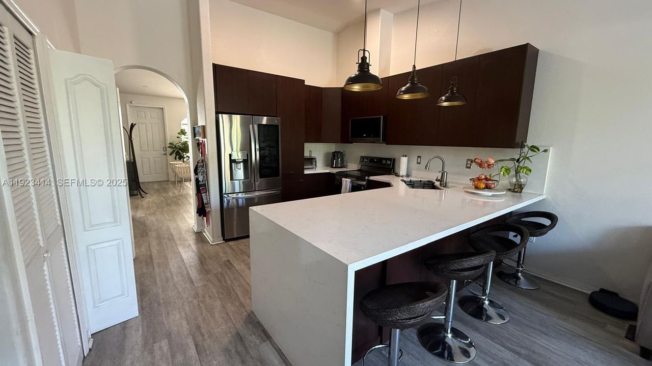 For Rent: $3,750 (3 beds, 2 baths, 1171 Square Feet)