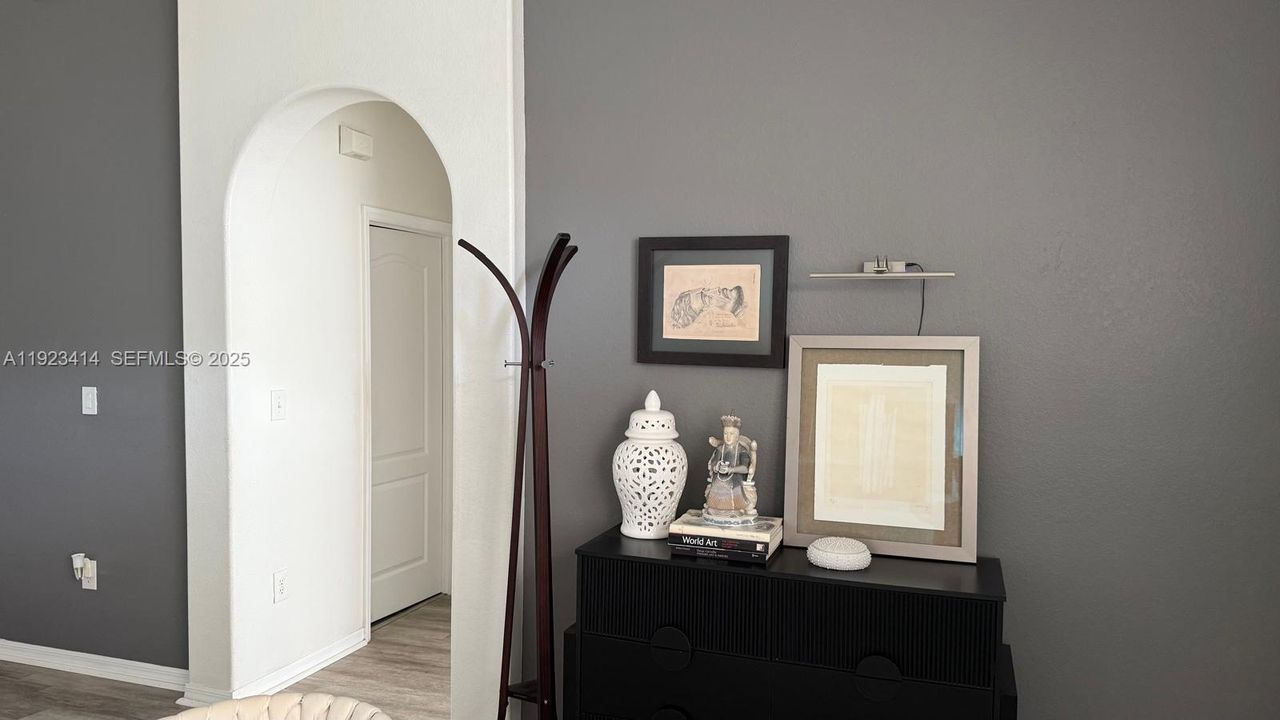 For Rent: $3,750 (3 beds, 2 baths, 1171 Square Feet)