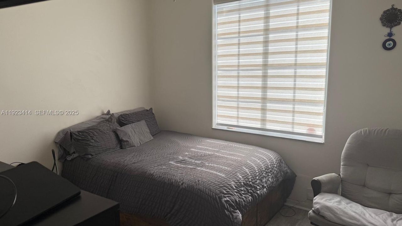 For Rent: $3,750 (3 beds, 2 baths, 1171 Square Feet)