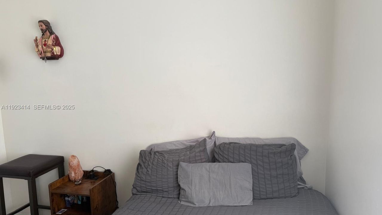 For Rent: $3,750 (3 beds, 2 baths, 1171 Square Feet)