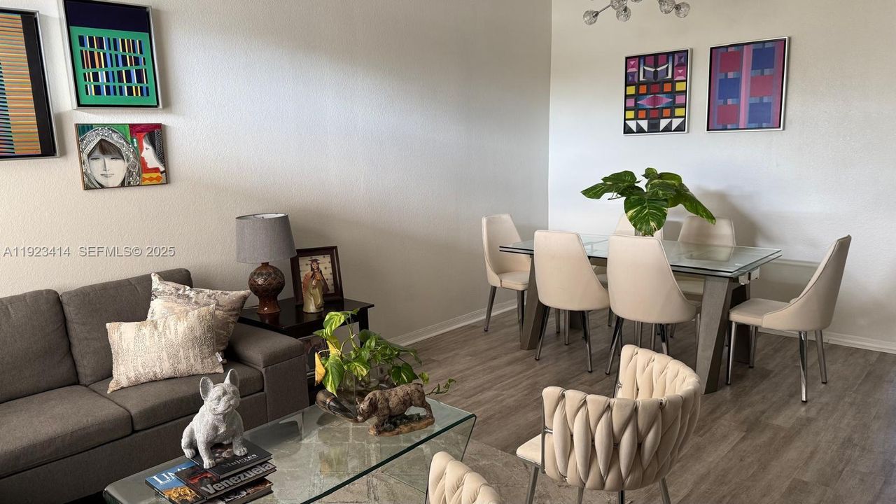 For Rent: $3,750 (3 beds, 2 baths, 1171 Square Feet)