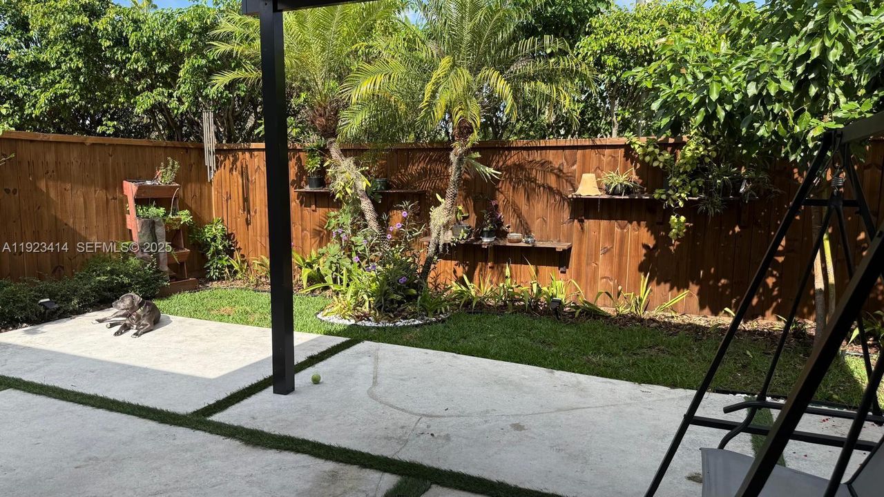 For Rent: $3,750 (3 beds, 2 baths, 1171 Square Feet)