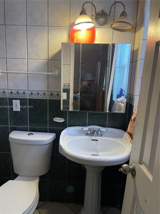 For Sale: $400,000 (3 beds, 2 baths, 1516 Square Feet)