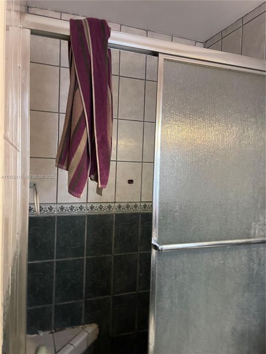 For Sale: $400,000 (3 beds, 2 baths, 1516 Square Feet)