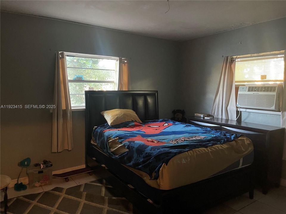 For Sale: $400,000 (3 beds, 2 baths, 1516 Square Feet)