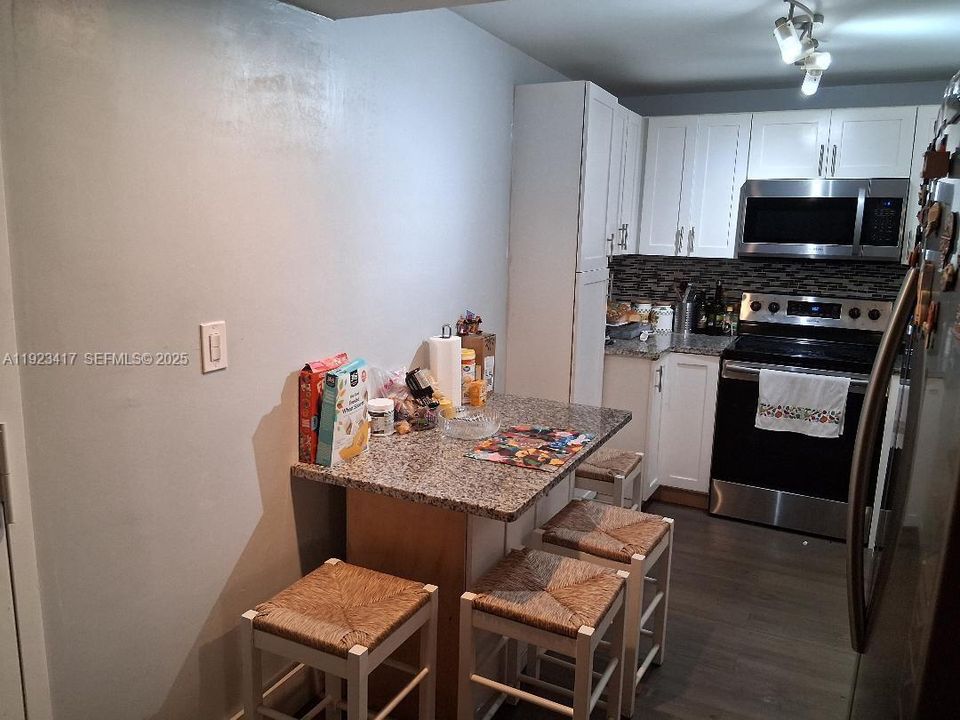 出租: $1,900 (2 贝兹, 2 浴室, 1160 平方英尺)