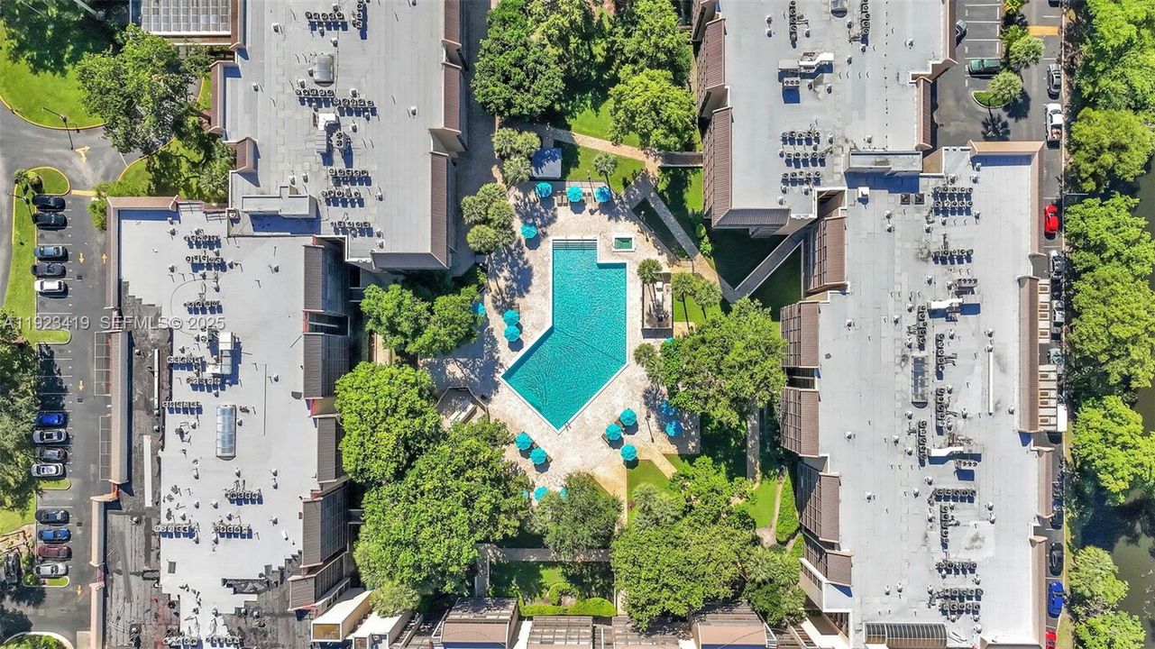 待售: $224,000 (2 贝兹, 2 浴室, 1383 平方英尺)