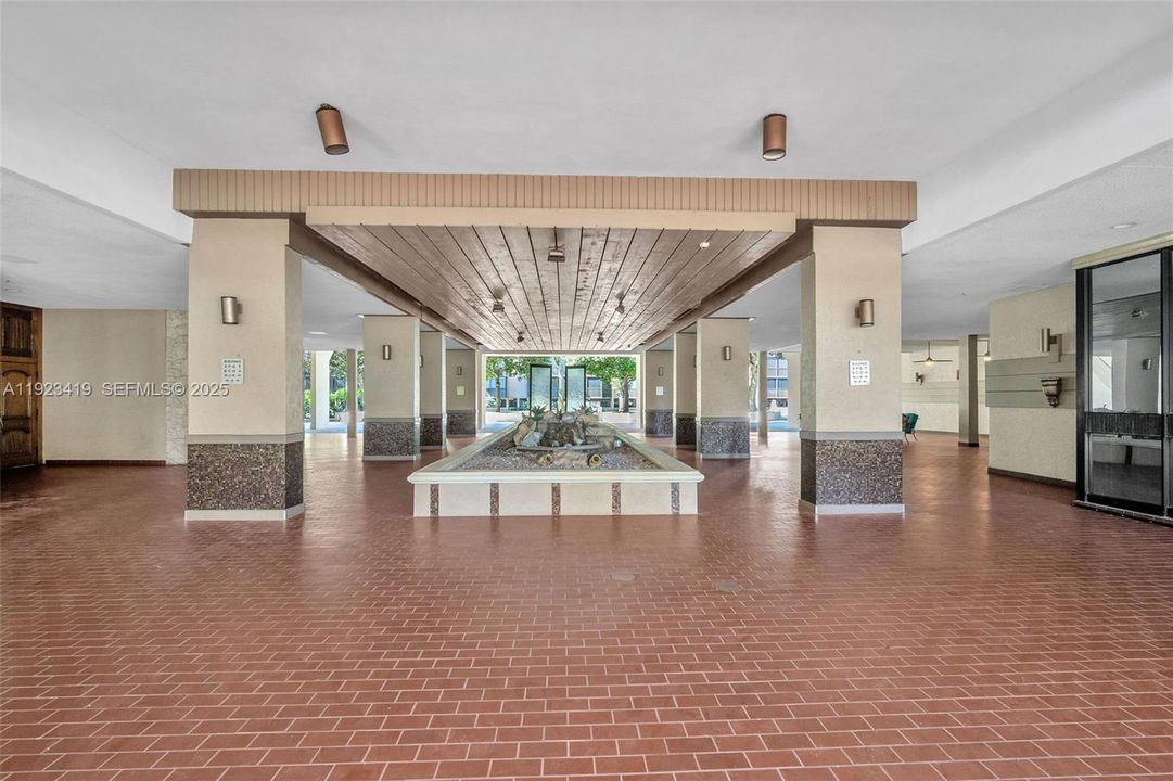 待售: $224,000 (2 贝兹, 2 浴室, 1383 平方英尺)