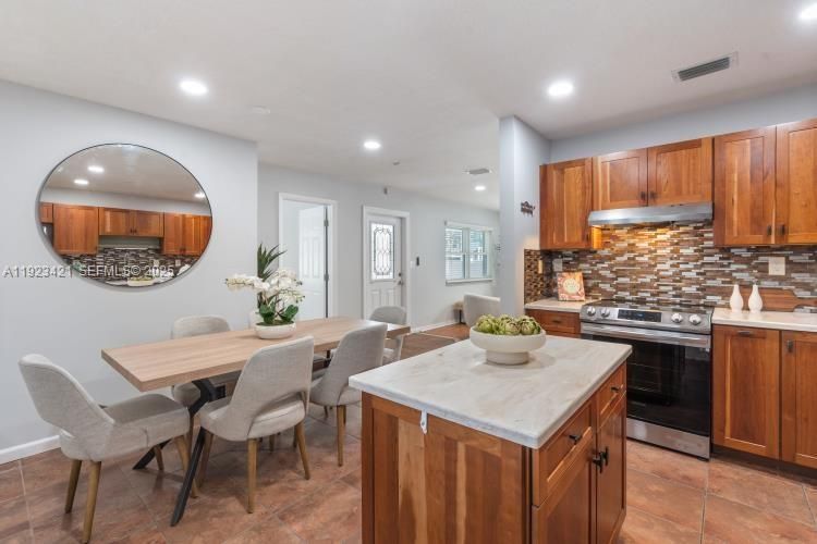 For Sale: $579,990 (3 beds, 2 baths, 1310 Square Feet)