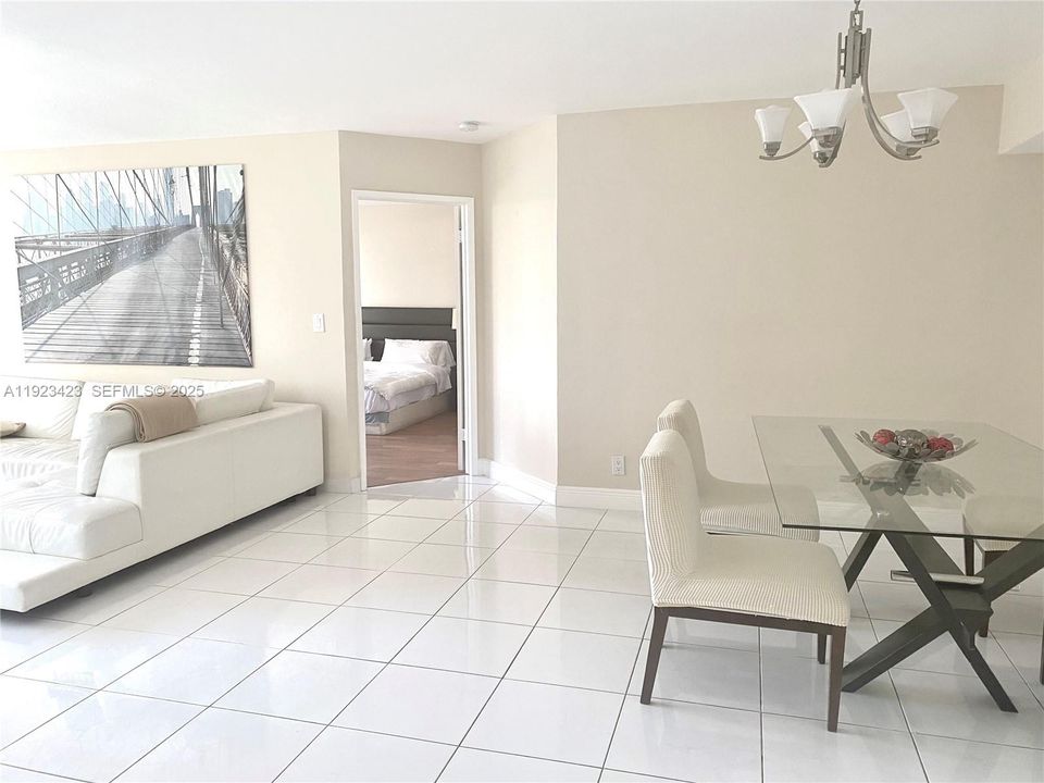 For Sale: $459,000 (2 beds, 2 baths, 1365 Square Feet)