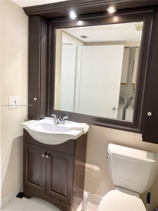 For Sale: $459,000 (2 beds, 2 baths, 1365 Square Feet)