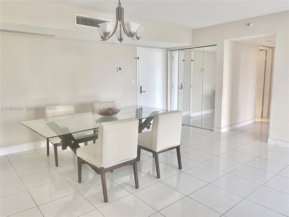 For Sale: $459,000 (2 beds, 2 baths, 1365 Square Feet)