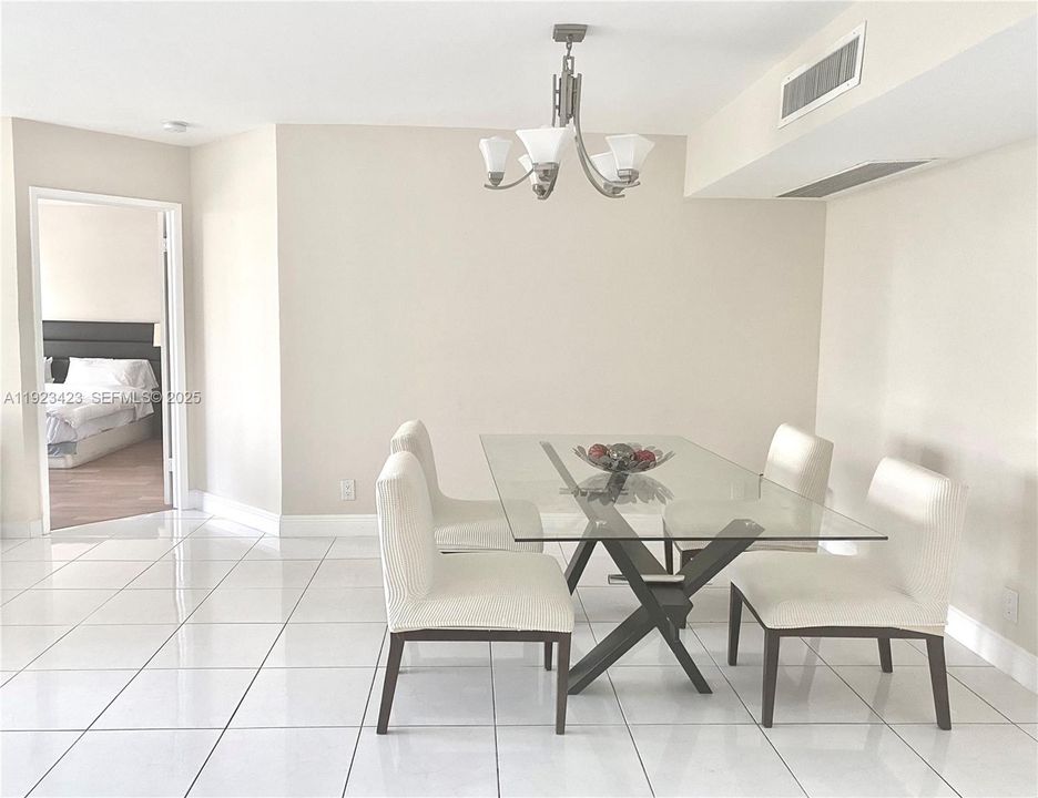 For Sale: $459,000 (2 beds, 2 baths, 1365 Square Feet)