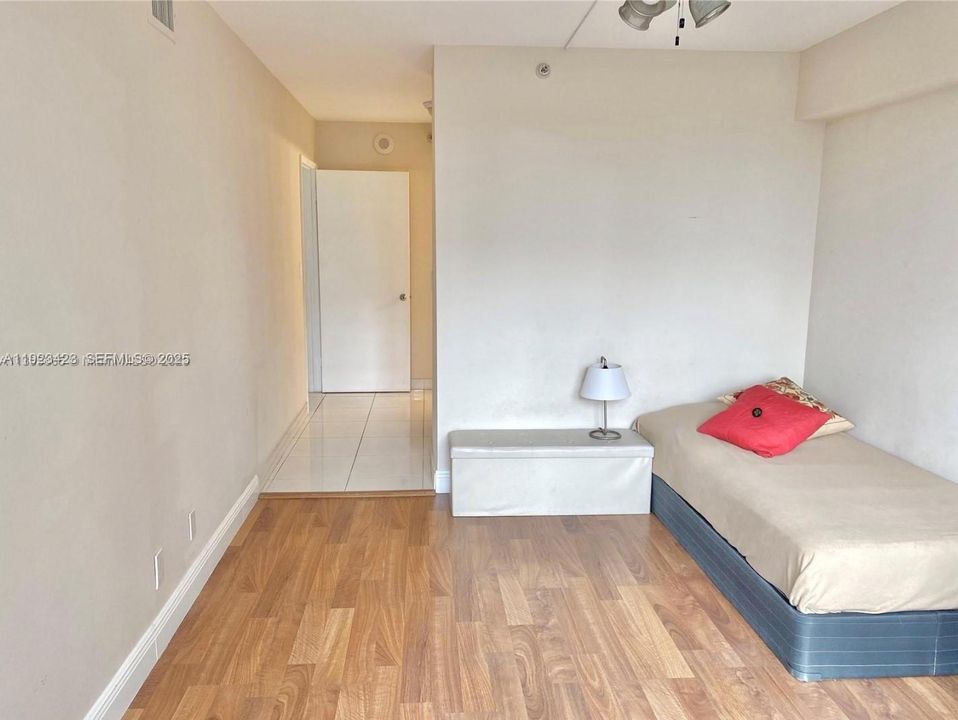 For Sale: $459,000 (2 beds, 2 baths, 1365 Square Feet)