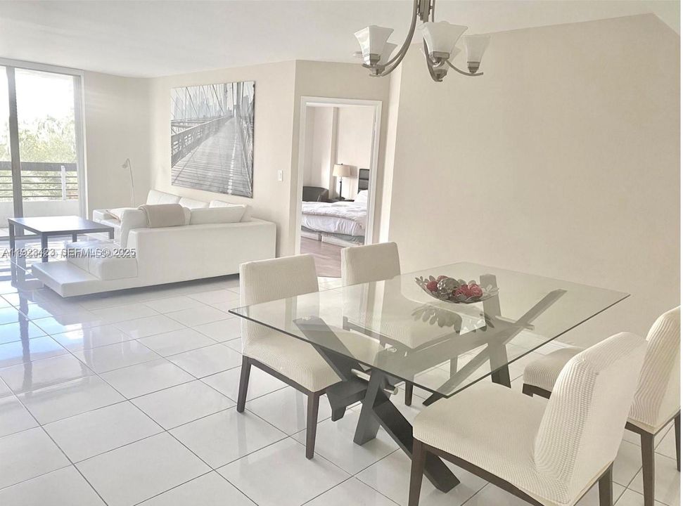 For Sale: $459,000 (2 beds, 2 baths, 1365 Square Feet)