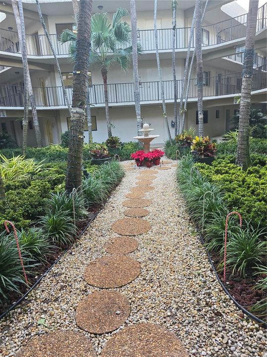BEAUTIFULLY MANICURED ATRIUMS