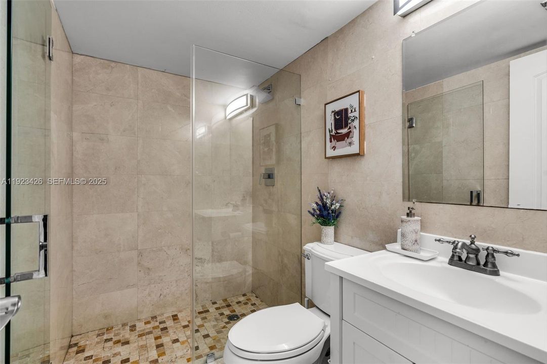 For Rent: $4,200 (2 beds, 2 baths, 1036 Square Feet)