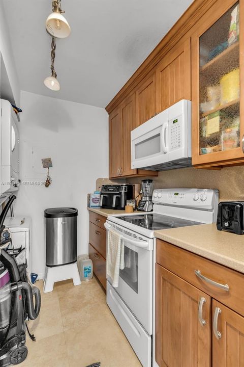 For Rent: $4,200 (2 beds, 2 baths, 1036 Square Feet)