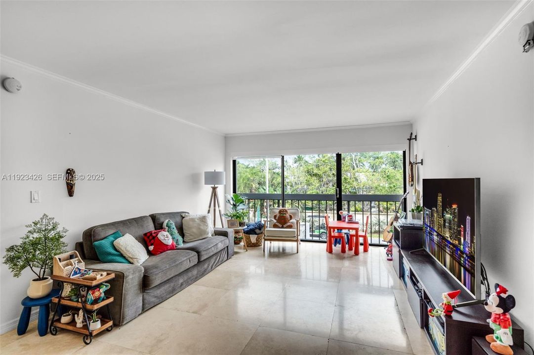 For Rent: $4,200 (2 beds, 2 baths, 1036 Square Feet)