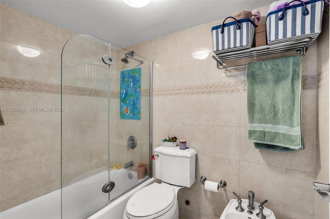 For Rent: $4,200 (2 beds, 2 baths, 1036 Square Feet)