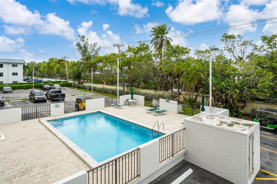 For Rent: $4,200 (2 beds, 2 baths, 1036 Square Feet)