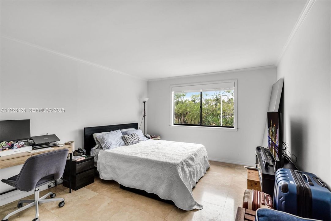 For Rent: $4,200 (2 beds, 2 baths, 1036 Square Feet)