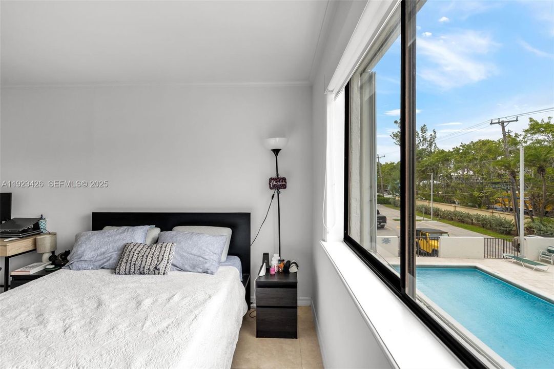 For Rent: $4,200 (2 beds, 2 baths, 1036 Square Feet)