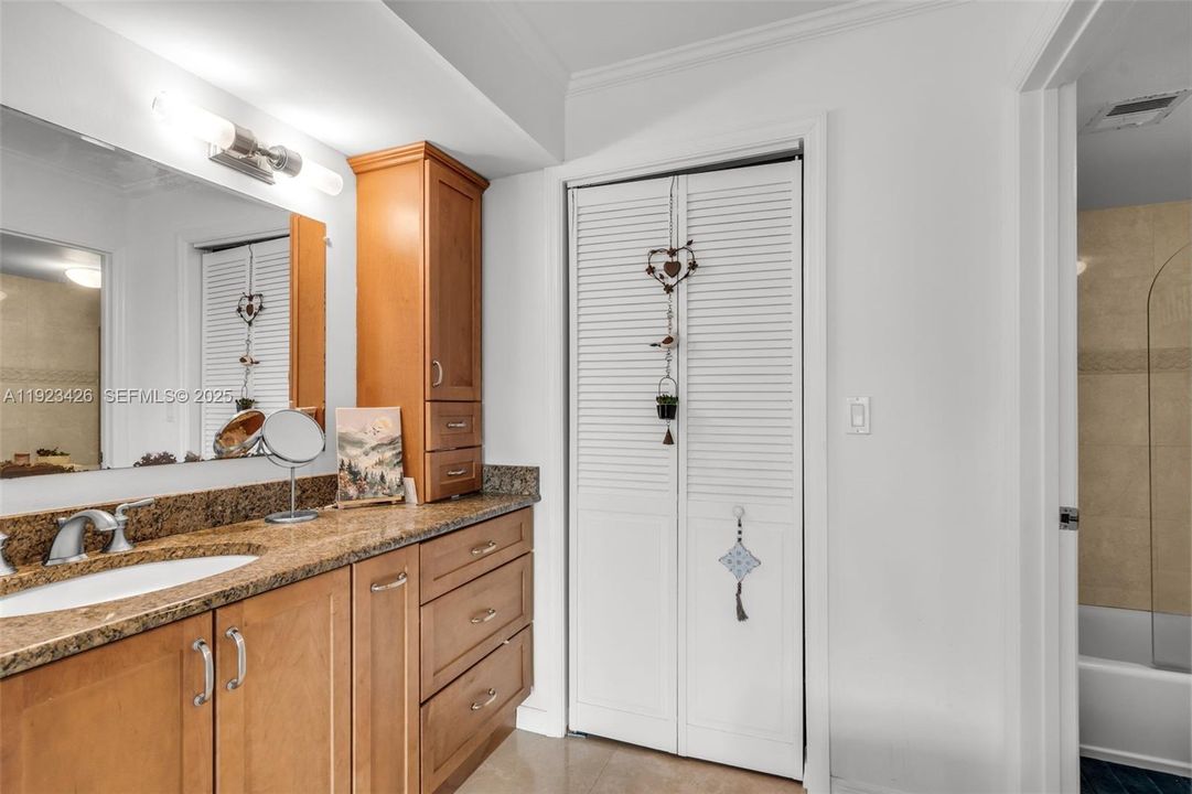 For Rent: $4,200 (2 beds, 2 baths, 1036 Square Feet)