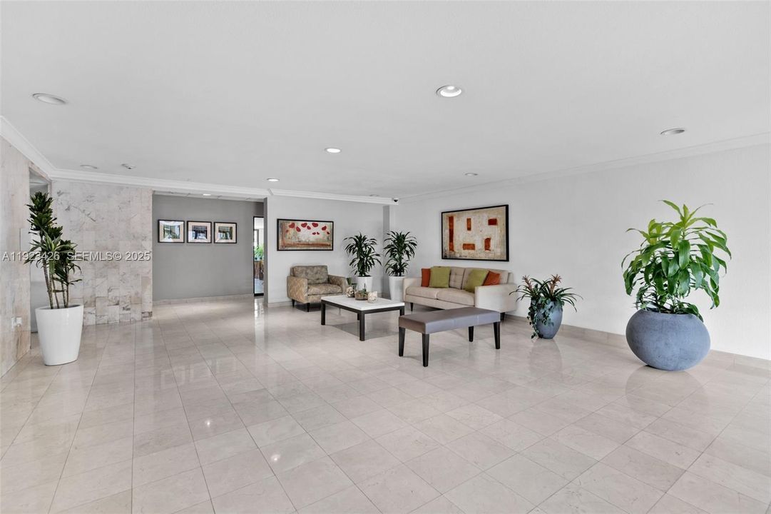 For Rent: $4,200 (2 beds, 2 baths, 1036 Square Feet)