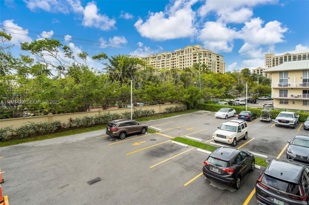 For Rent: $4,200 (2 beds, 2 baths, 1036 Square Feet)