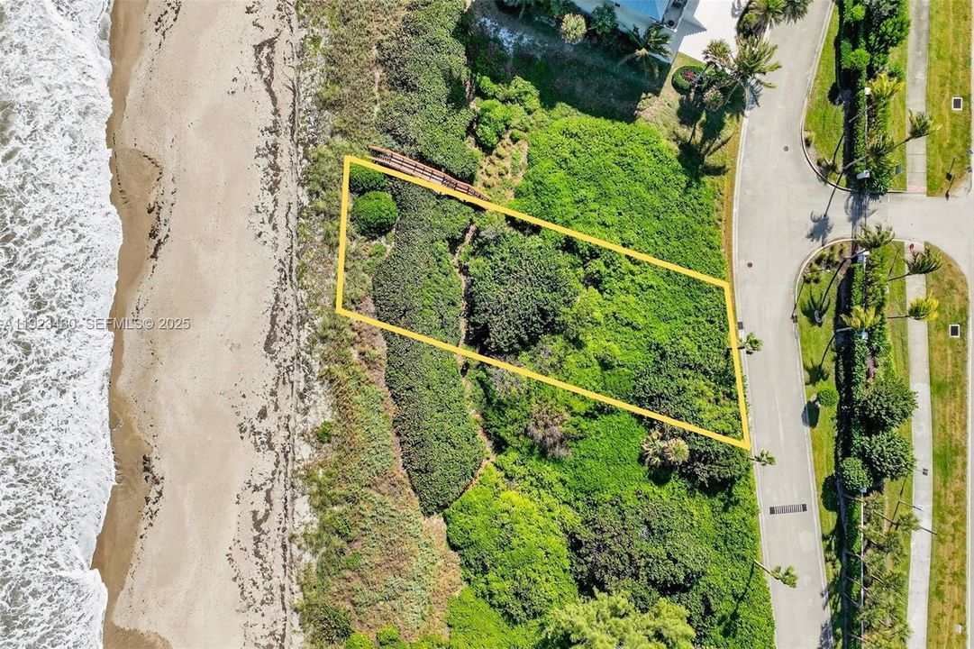 待售: $2,850,000 (0.56 acres)