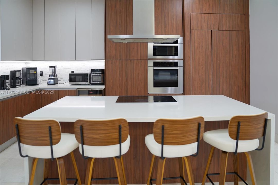 For Rent: $12,000 (5 beds, 4 baths, 3624 Square Feet)