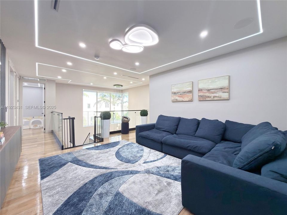 For Rent: $12,000 (5 beds, 4 baths, 3624 Square Feet)