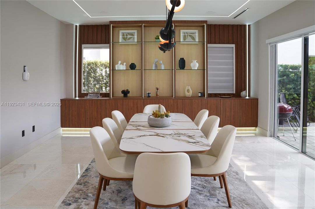 For Rent: $12,000 (5 beds, 4 baths, 3624 Square Feet)