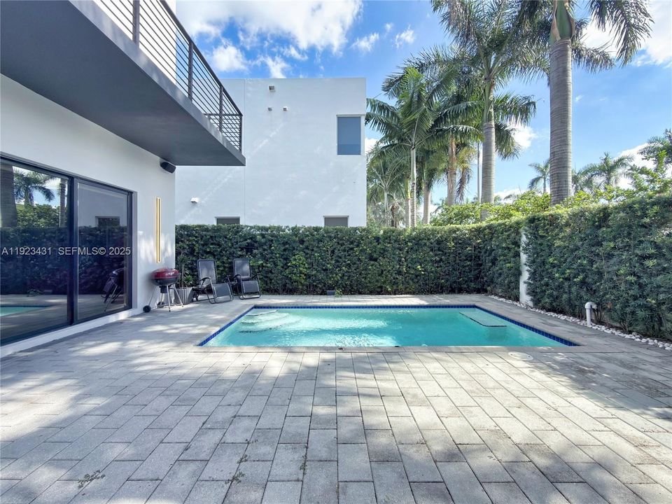 For Rent: $12,000 (5 beds, 4 baths, 3624 Square Feet)