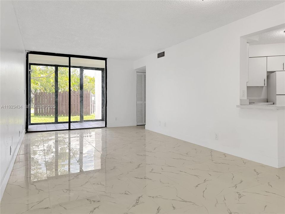 En Renta: $1,850 (2 camas, 2 baños, 890 Pies cuadrados)