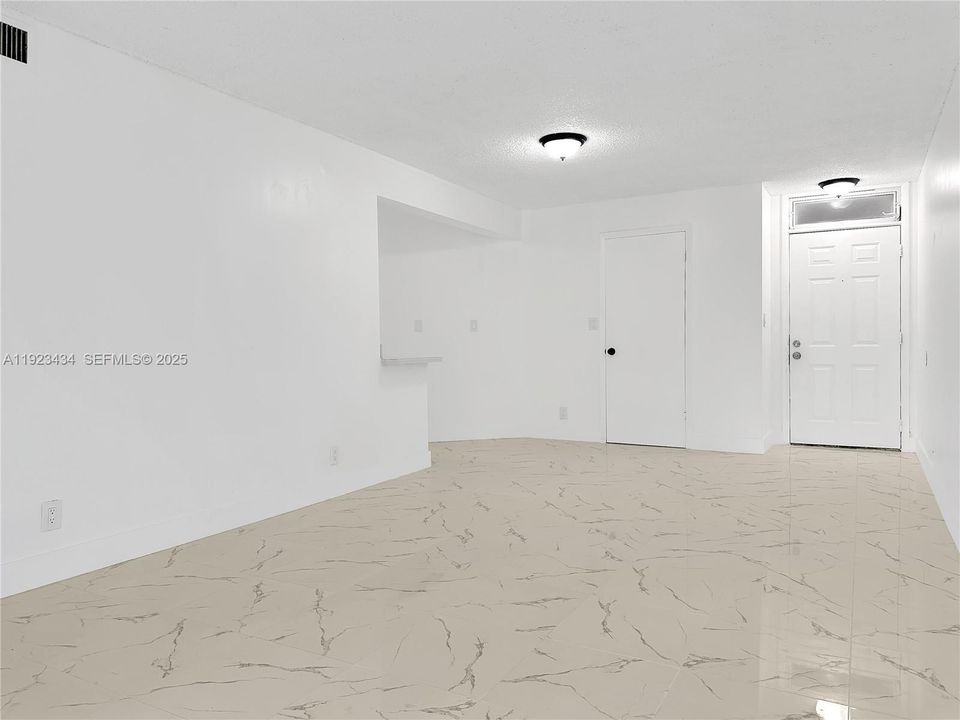 En Renta: $1,850 (2 camas, 2 baños, 890 Pies cuadrados)