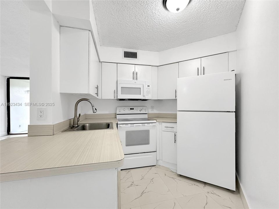 En Renta: $1,850 (2 camas, 2 baños, 890 Pies cuadrados)