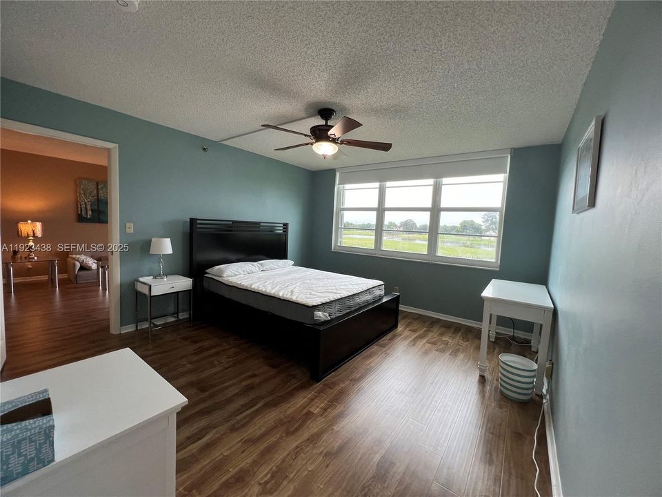 For Rent: $2,000 (2 beds, 2 baths, 1070 Square Feet)