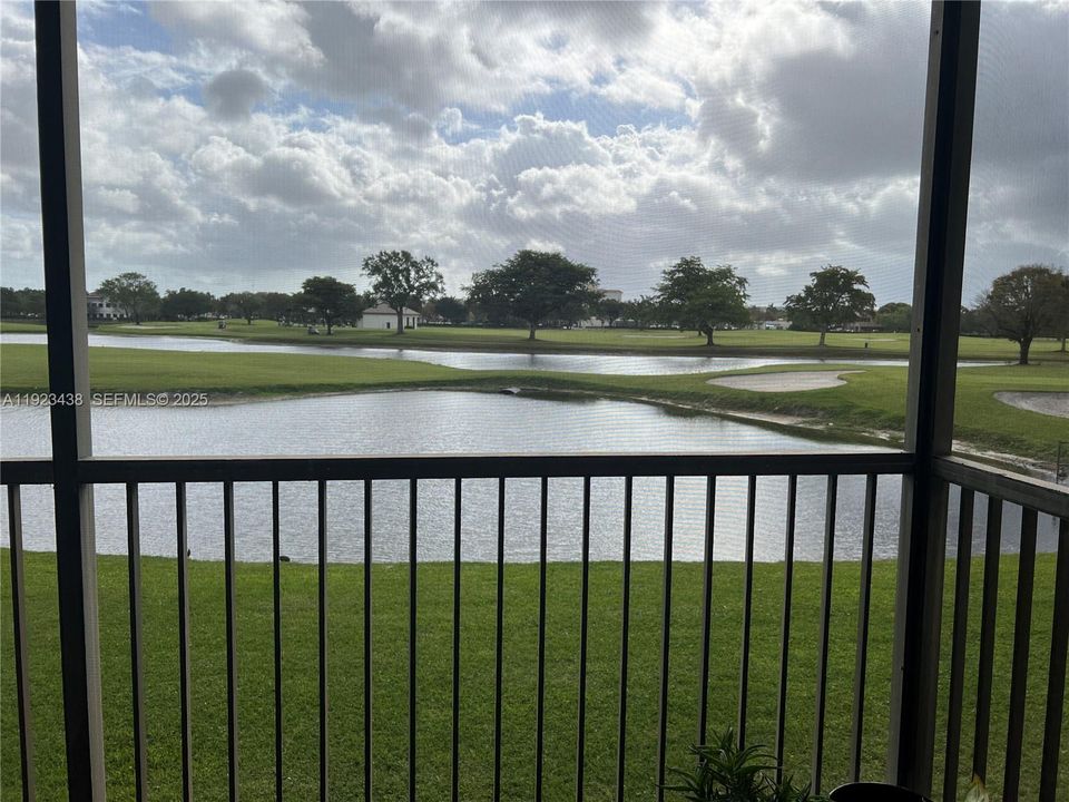 For Rent: $2,000 (2 beds, 2 baths, 1070 Square Feet)