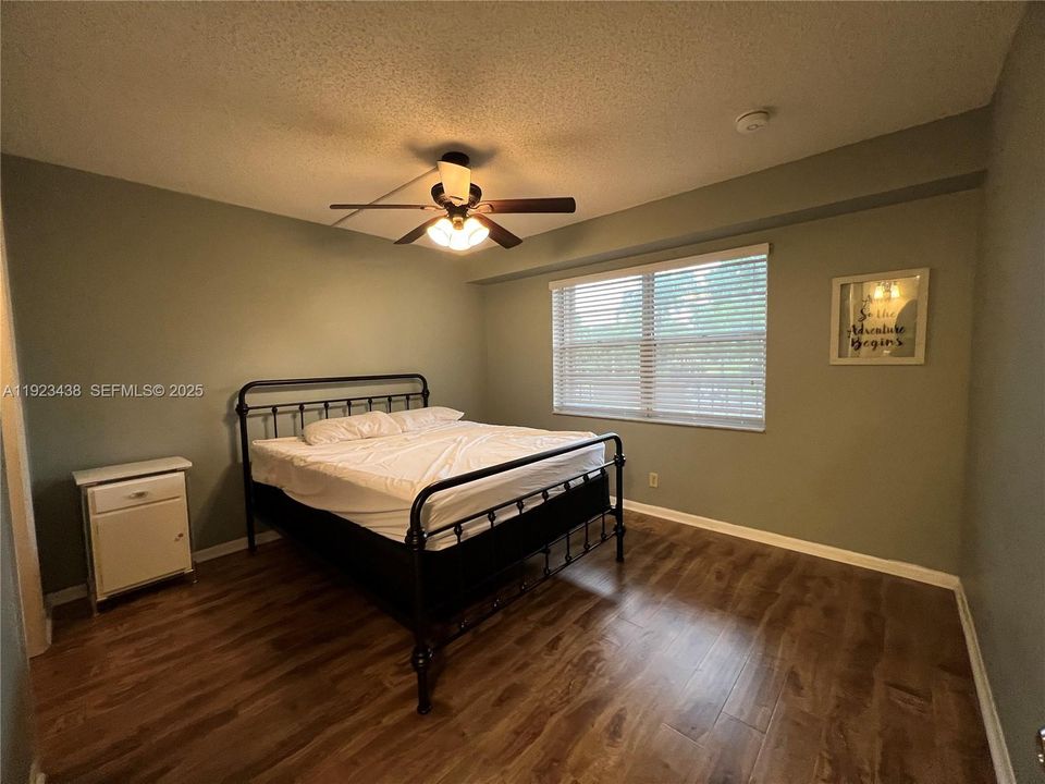 For Rent: $2,000 (2 beds, 2 baths, 1070 Square Feet)
